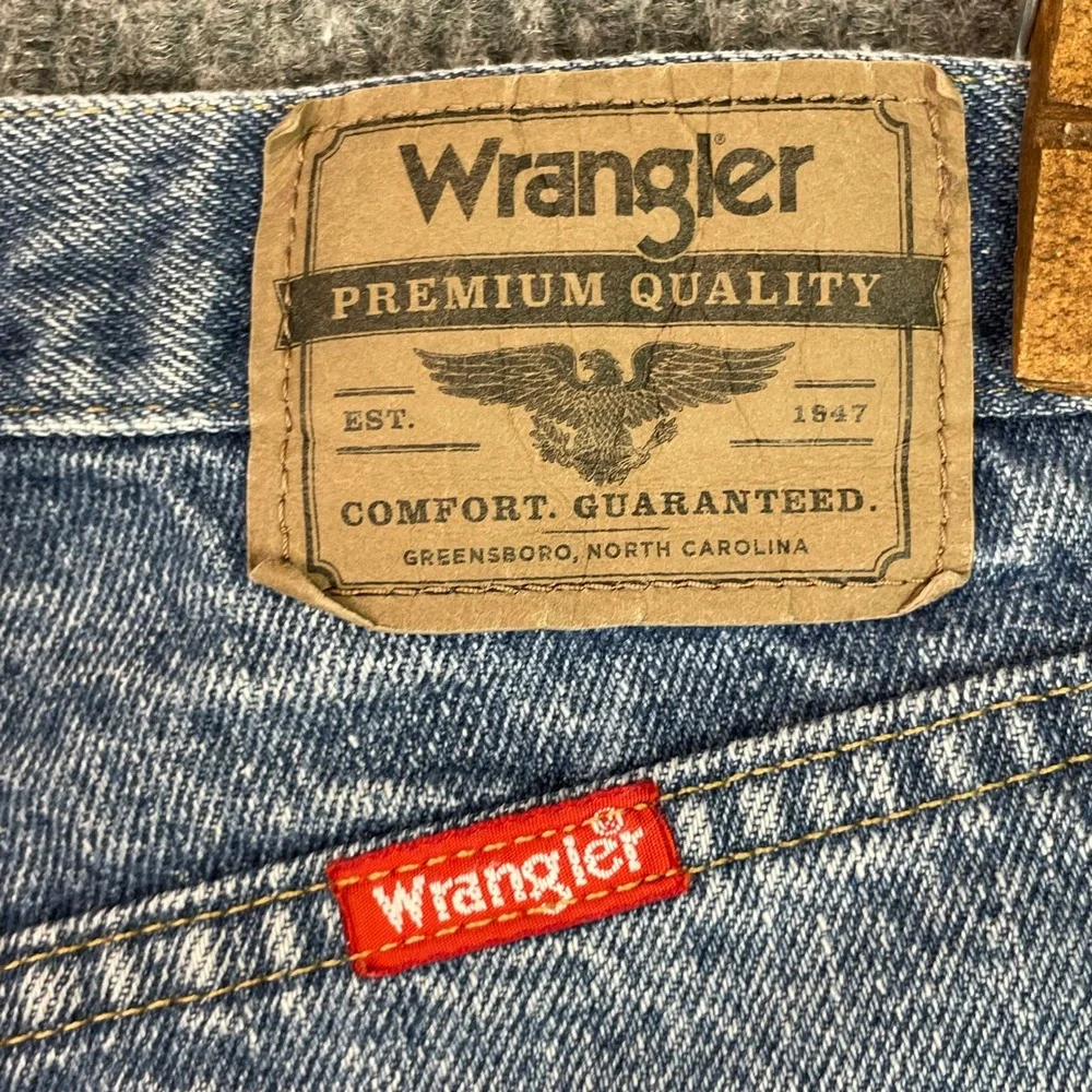 Wrangler Denim Shorts Mens 32 Blue Relaxed Fit 606W1MS Jean Shorts Casual Cotton